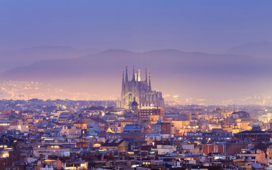 Предложения отелей на Коста-Браве с рейсами в Барселону.