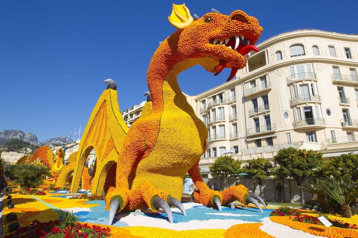 Яркий калейдоскоп Лазурного побережья Франции - 
Карнавал цветов в Ницце и праздник Лимонов в Ментоне!
