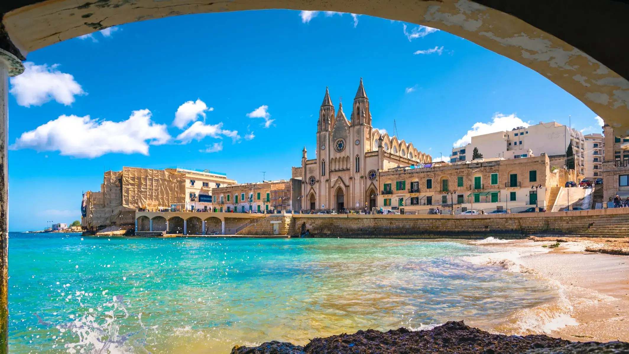 Malta — kollaste linnade ja türkiissiniste laguunide maa.

Majutus Hiltoni hotellis oma rannatsooniga (hommikusöökidega või hommikusöök + õhtusöök).