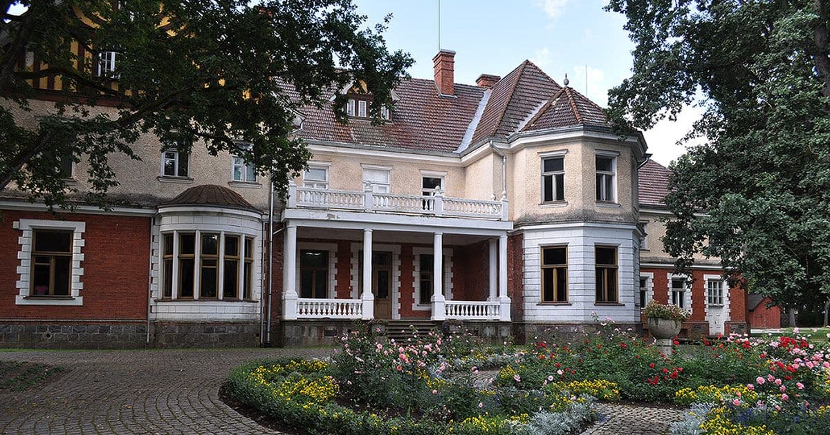 Мыза в Олуствере